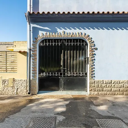Gio's Gio's House *